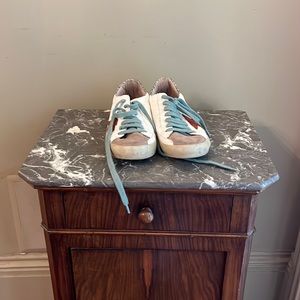 ShuShop Trendy Star Sneaker - Size 6